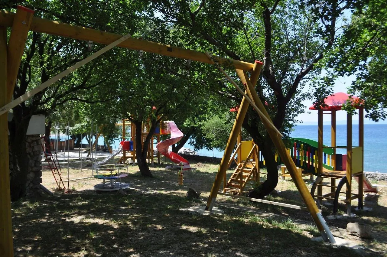 ** 홀리데이파크 Mobile Homes Camp 클레노비차 크로아티아